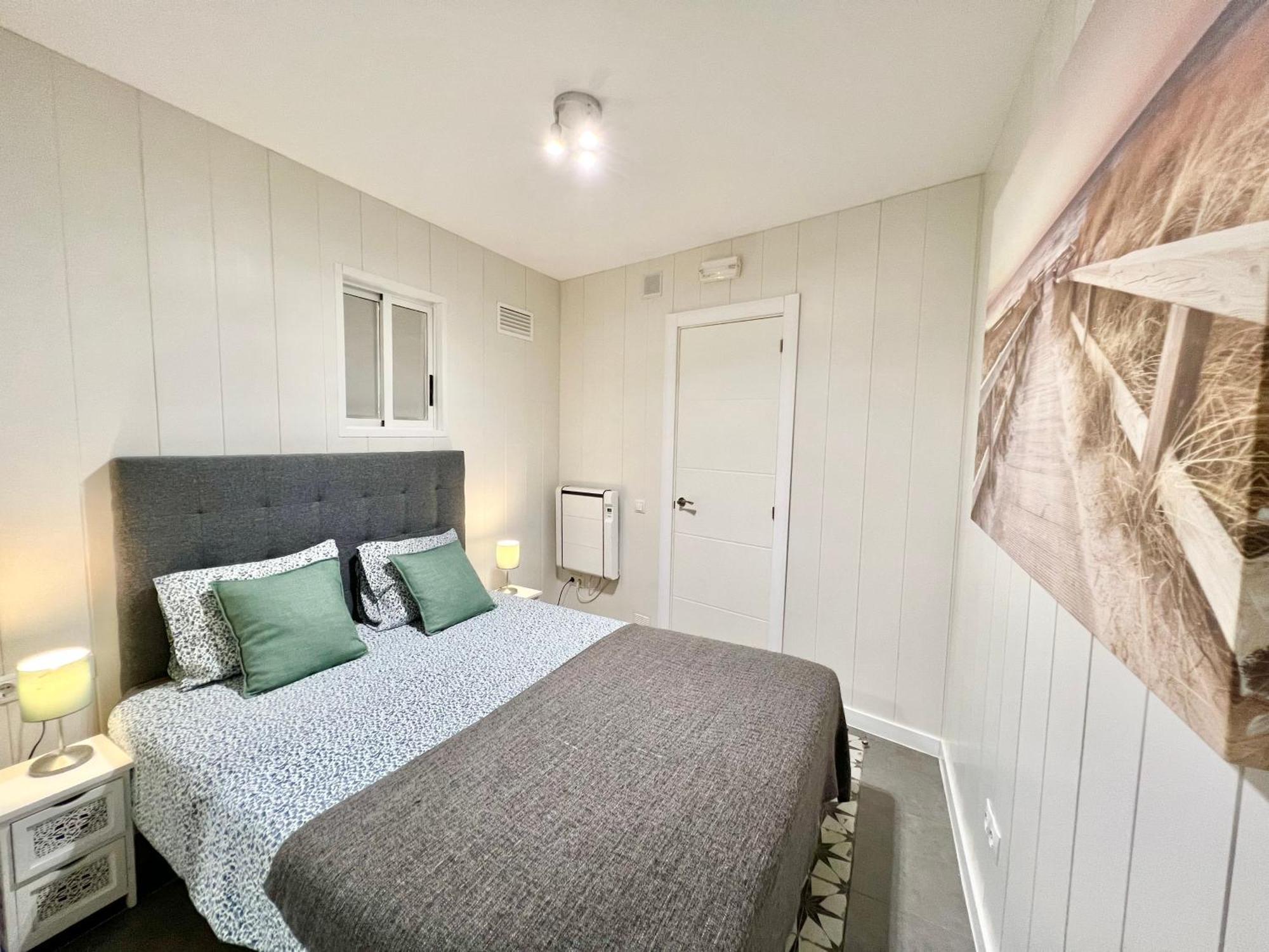 Cozy Suite Apartment, Wifi! Santa Coloma de Gramanet المظهر الخارجي الصورة